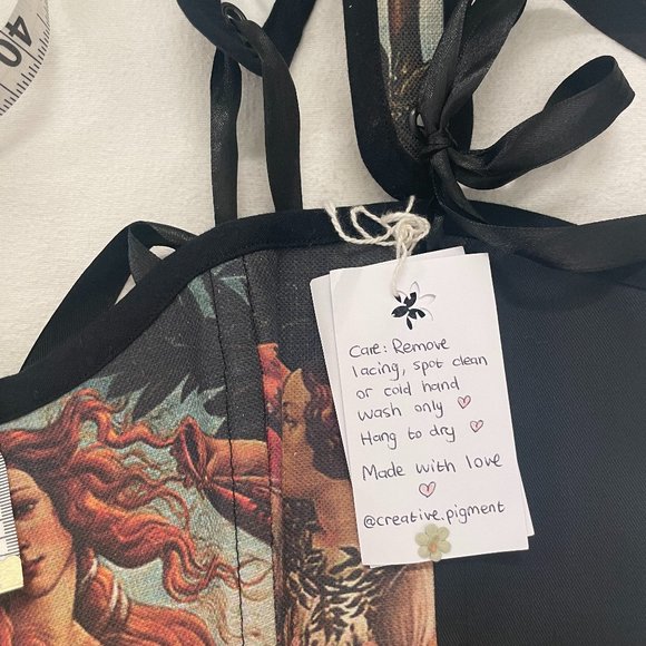 fashionable Corset - Picture 3 of 9